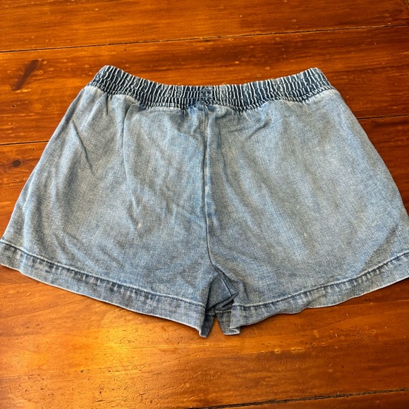 Aerie Boardwalk Short in Light Wash Denim Color Womens Size Medium - Picture 7 of 9